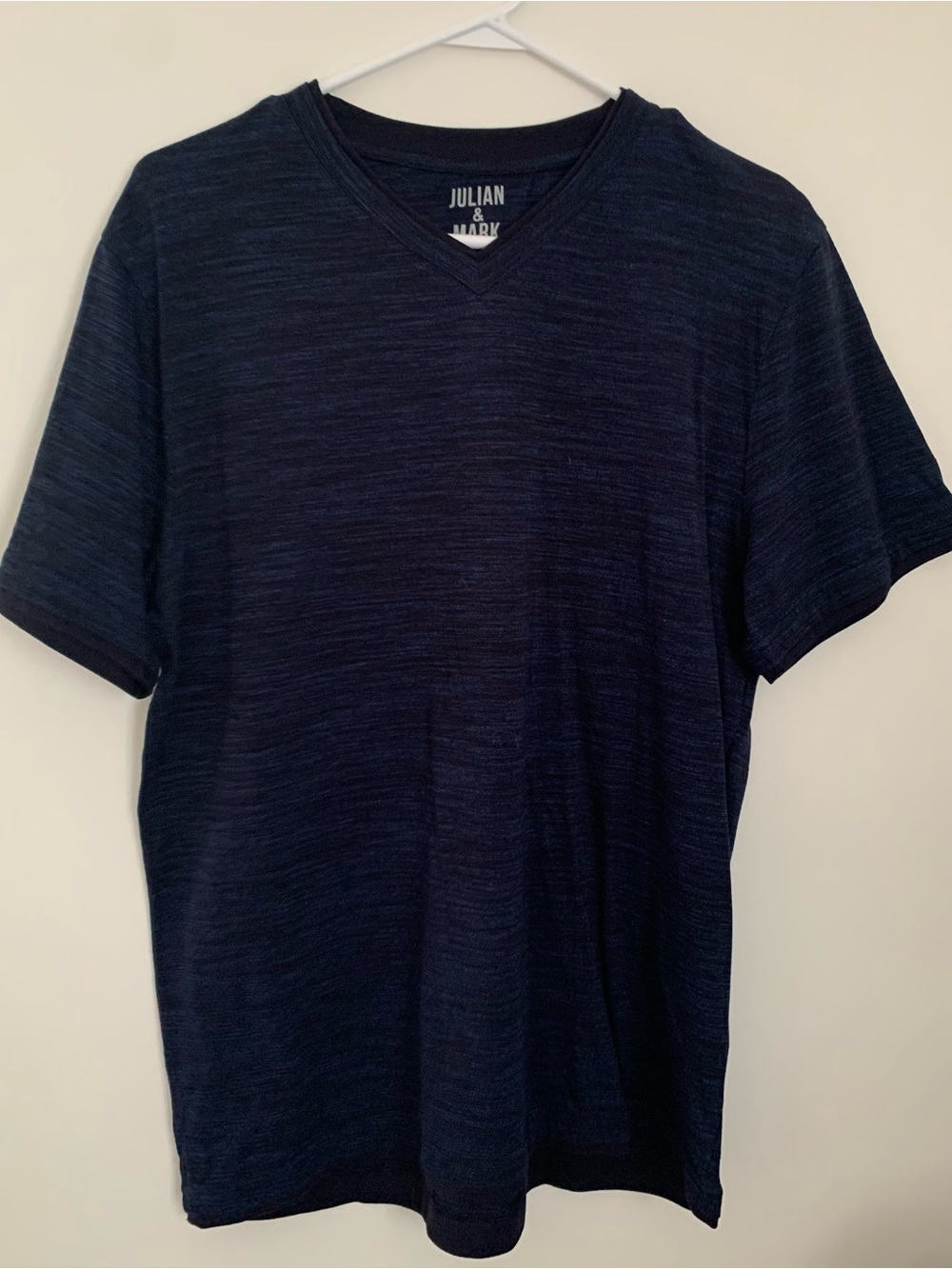 Julian & Mark men's size medium short-sleeve shirt